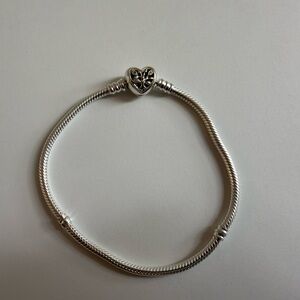 Pandora Moments Family Tree Heart Clasp Snake Chain Bracelet.